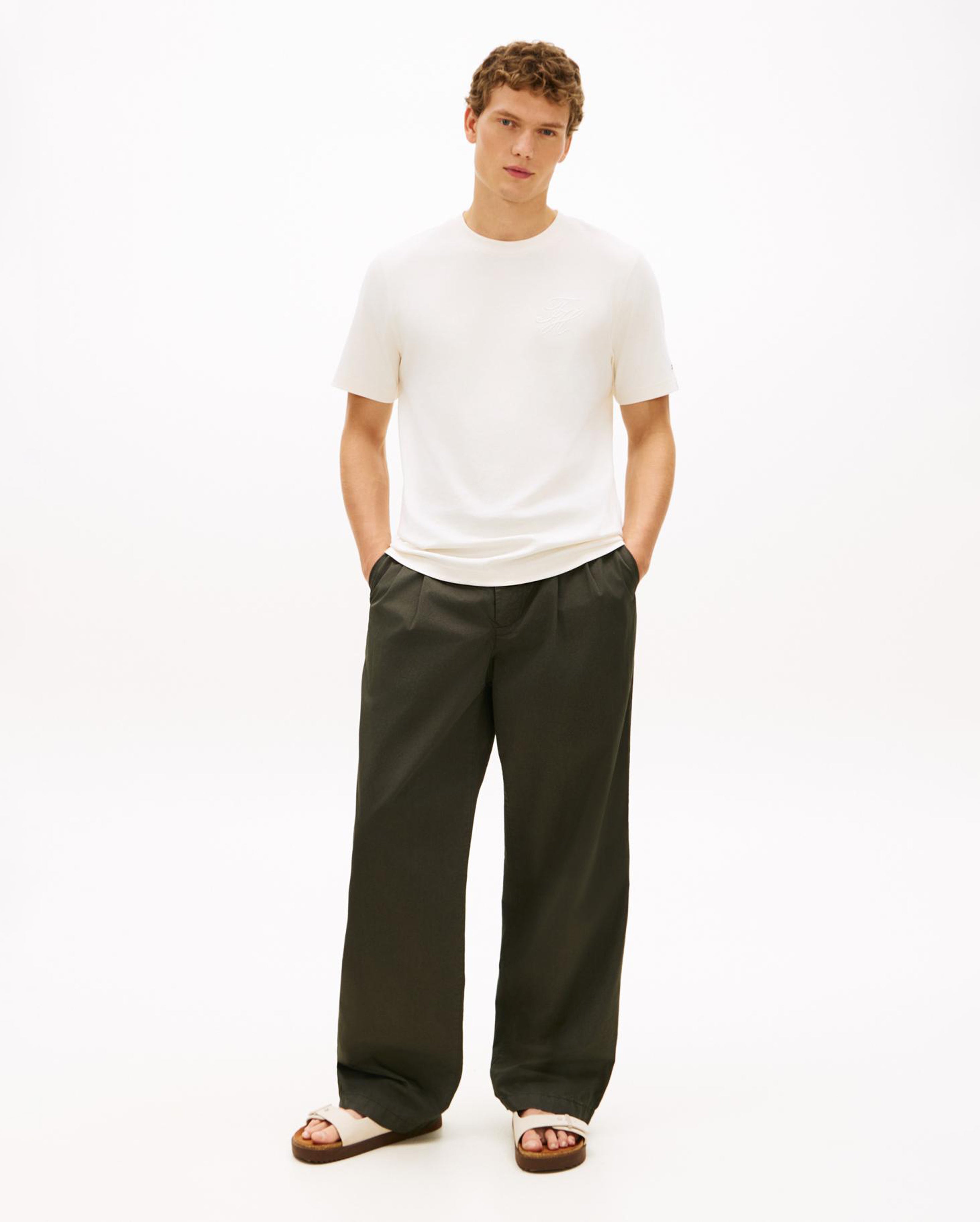 SCRIPT LIGHT INTERLOCK TEE