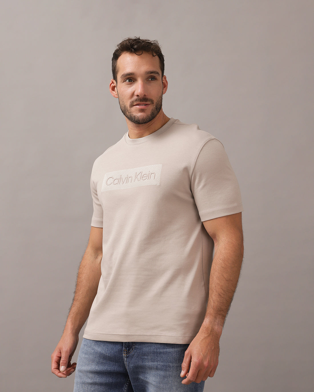 TEXTURED EMBROIDERY T-SHIRT