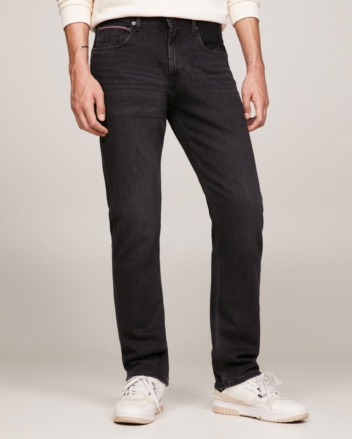 REGULAR MERCER  BLACK JEANS