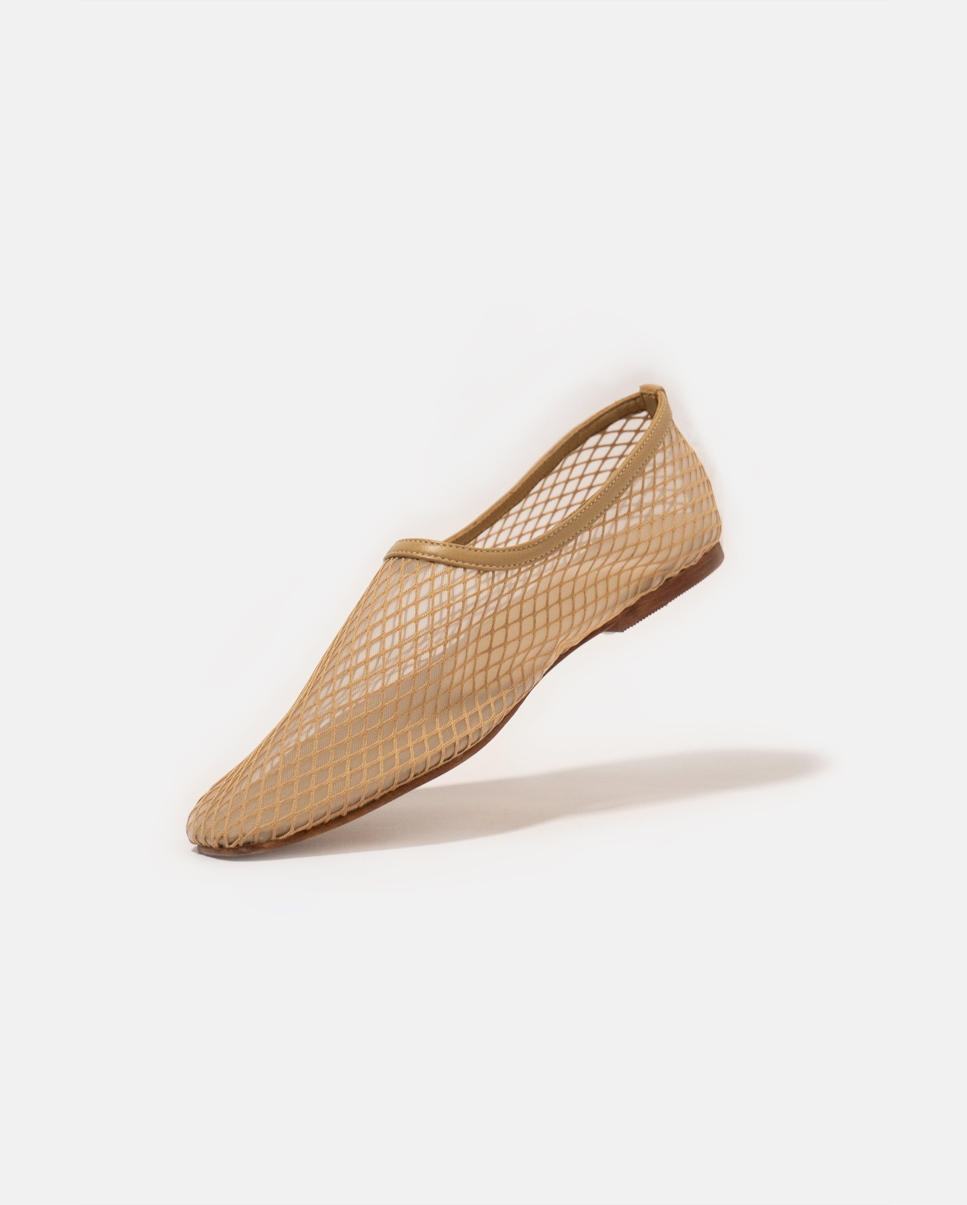 GIGI NATURAL FLATS
