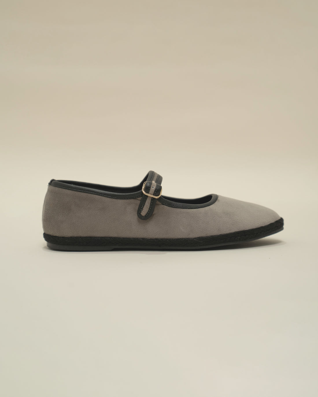 IVY GREY FLATS