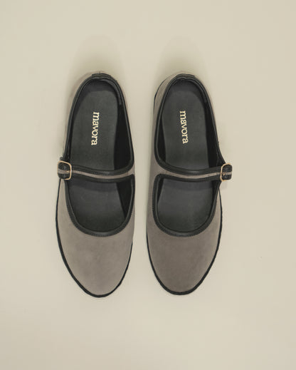 IVY GREY FLATS