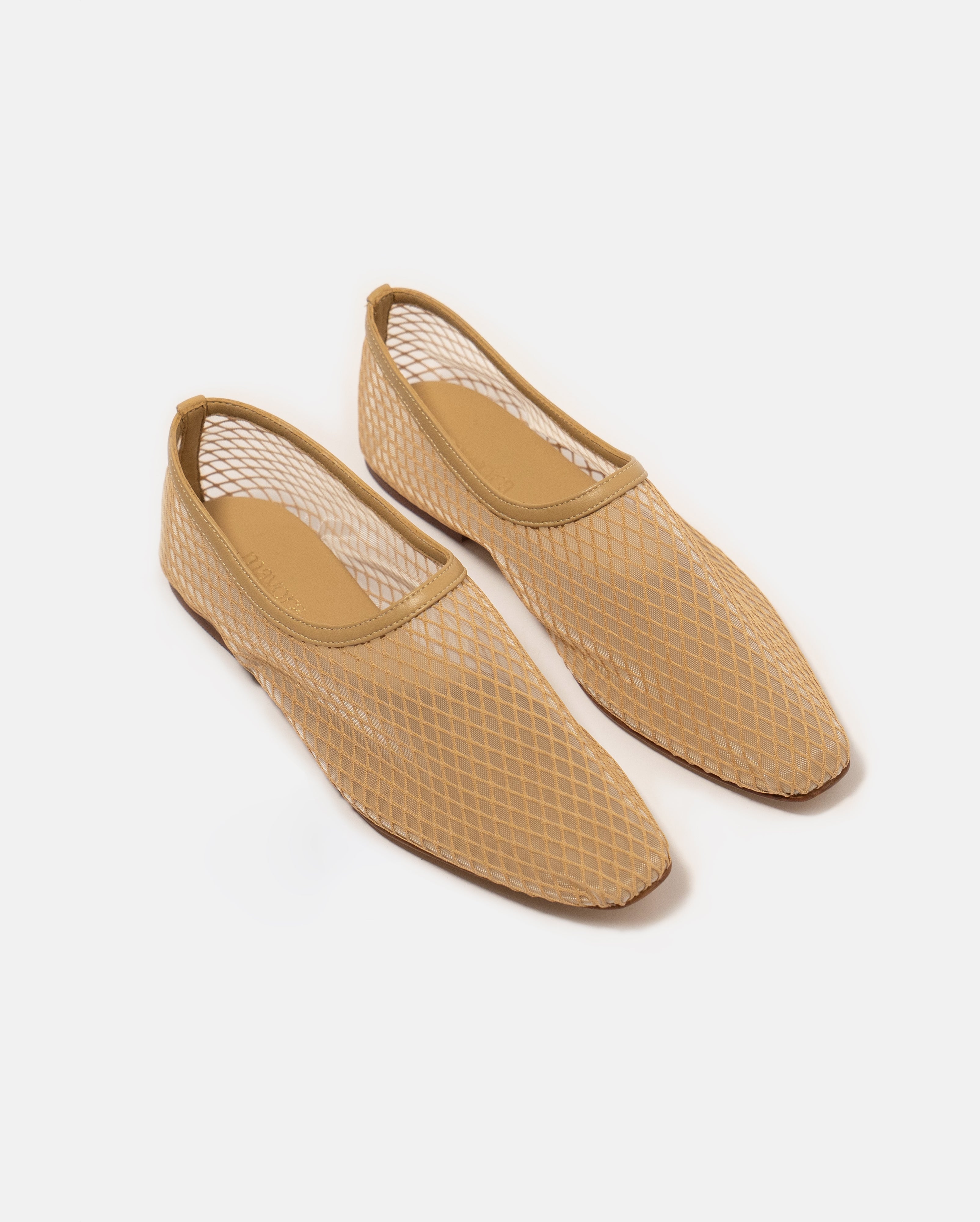 GIGI NATURAL FLATS