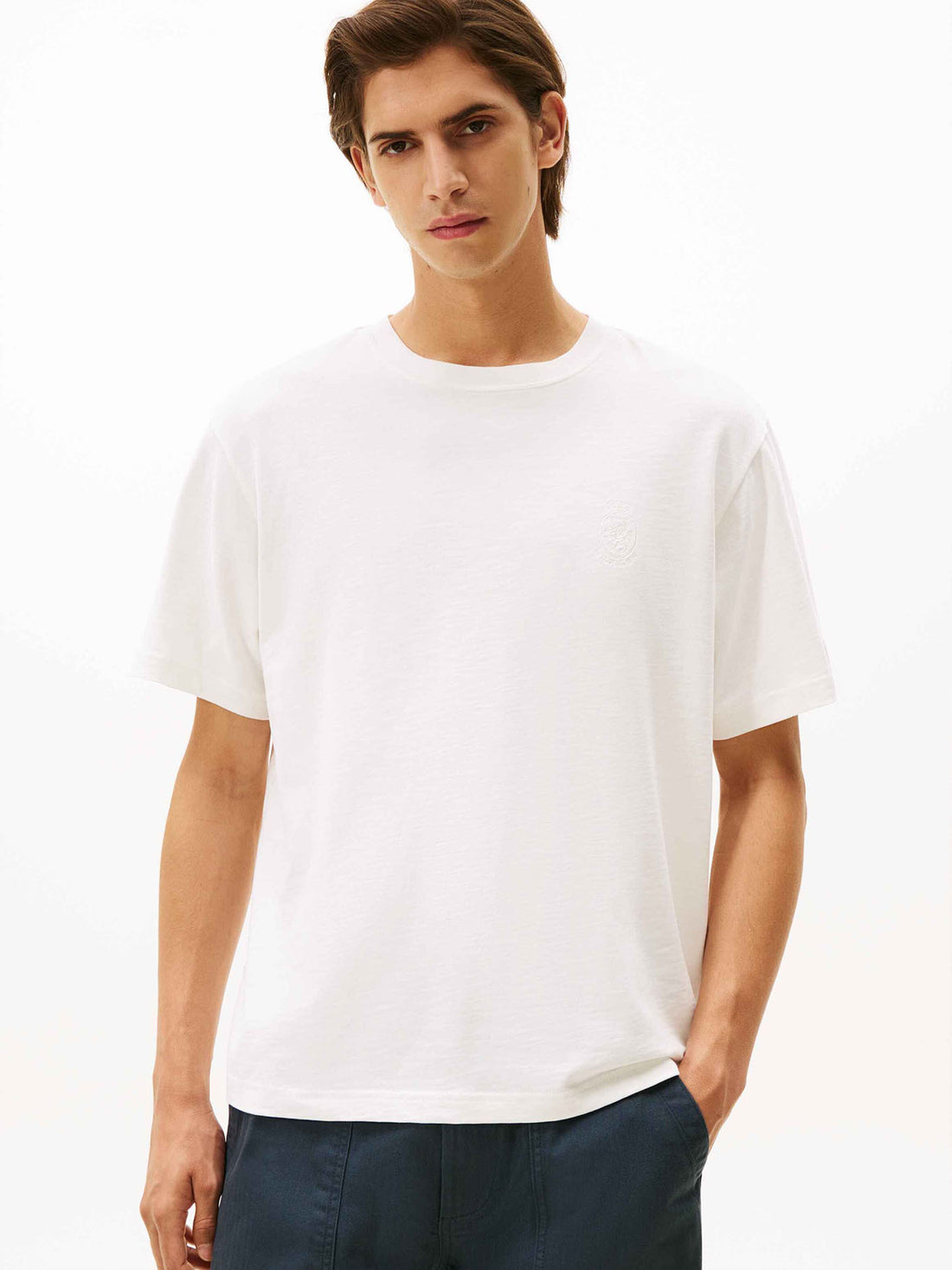 SMALL CREST GRAPHIC TEE