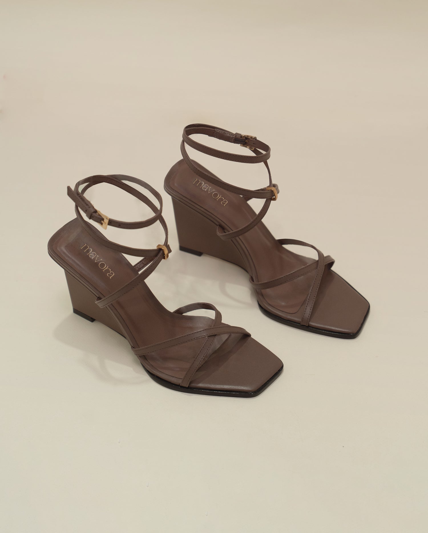 MOCHA BLOCK HEELS